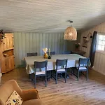 Newly Renovated Near Al Center, Mountains & *