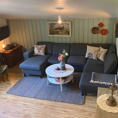Newly Renovated Near Al Center, Mountains & Dom wakacyjny *