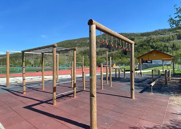Newly Renovated Near Al Center, Mountains &